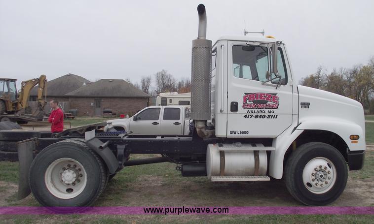 image for item C5798 1998 Freightliner FL112 semi truck