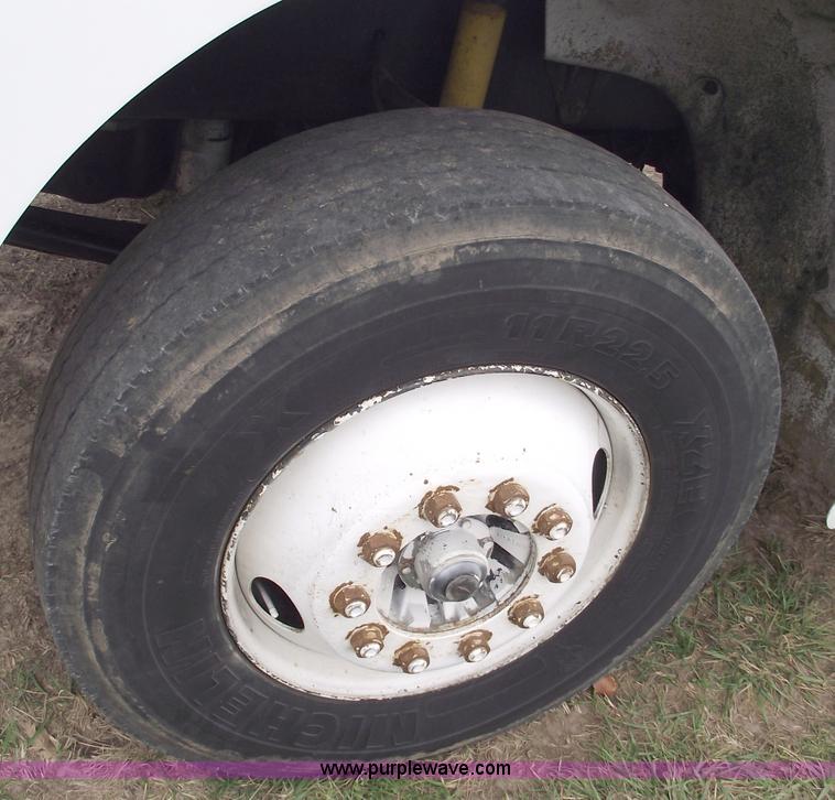 image for item C5798 1998 Freightliner FL112 semi truck