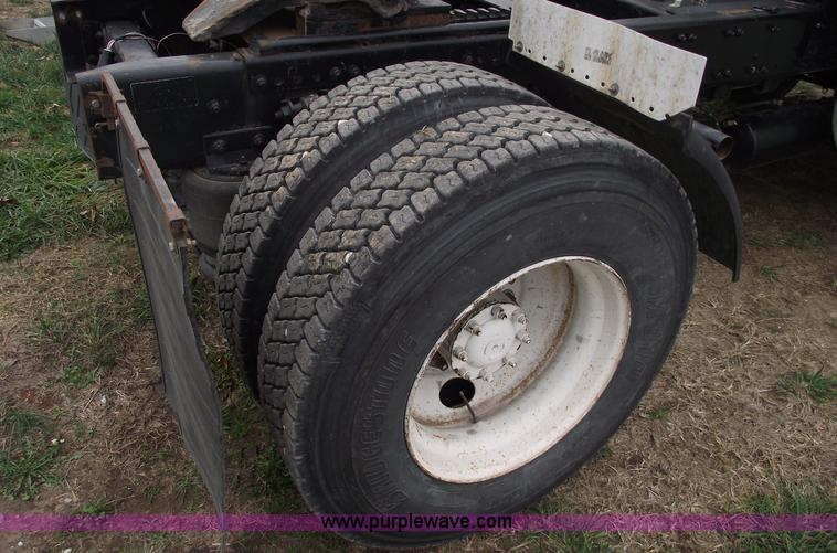 image for item C5798 1998 Freightliner FL112 semi truck