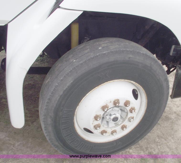 image for item C5798 1998 Freightliner FL112 semi truck