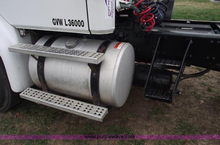 image for item C5798 1998 Freightliner FL112 semi truck