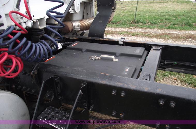 image for item C5798 1998 Freightliner FL112 semi truck