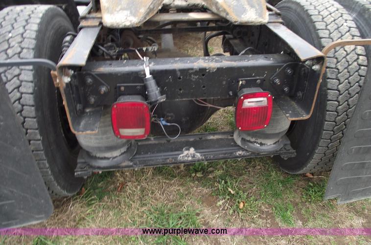 image for item C5798 1998 Freightliner FL112 semi truck