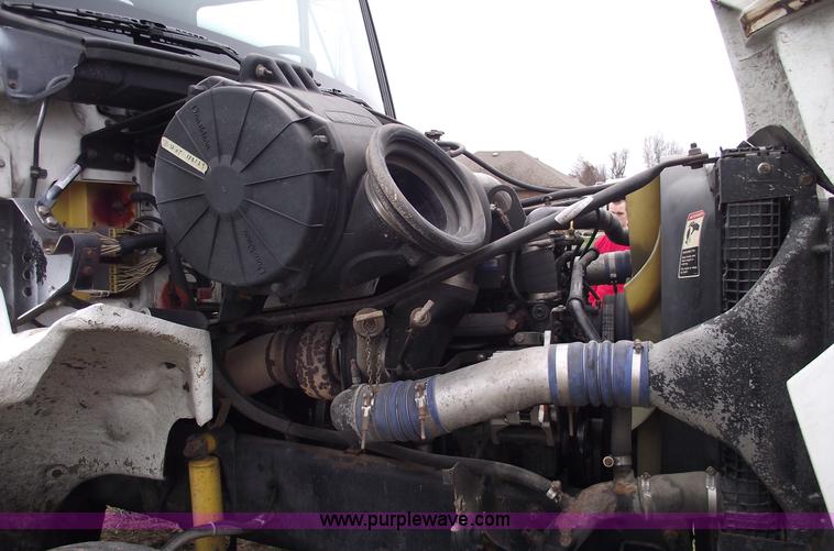 image for item C5798 1998 Freightliner FL112 semi truck