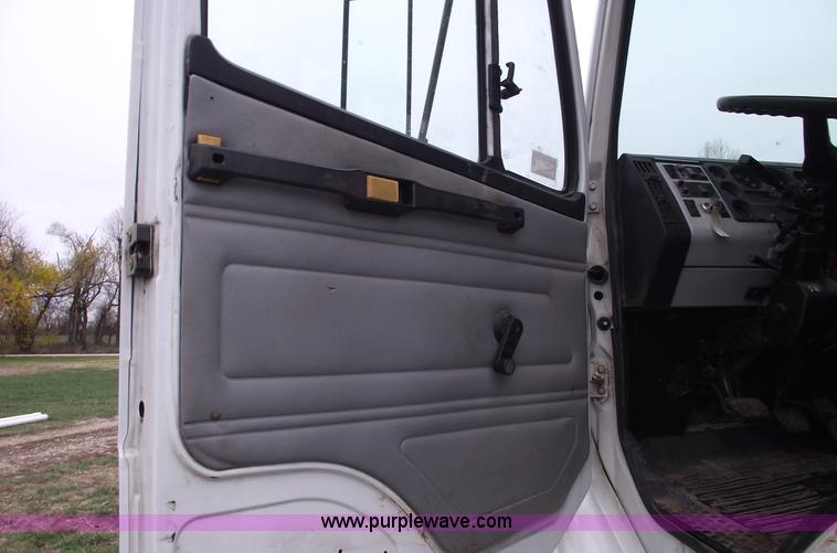 image for item C5798 1998 Freightliner FL112 semi truck