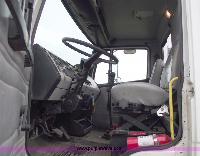 image for item C5798 1998 Freightliner FL112 semi truck