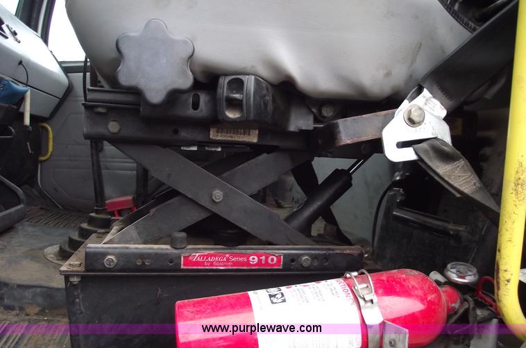 image for item C5798 1998 Freightliner FL112 semi truck