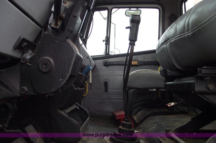 image for item C5798 1998 Freightliner FL112 semi truck