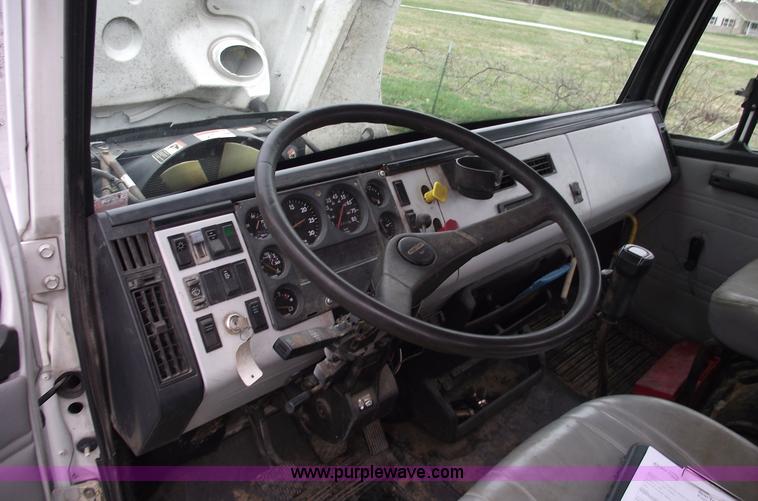 image for item C5798 1998 Freightliner FL112 semi truck