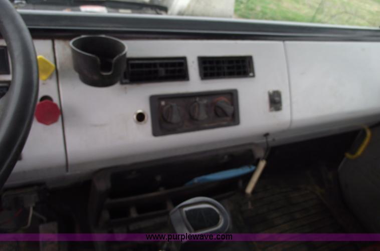 image for item C5798 1998 Freightliner FL112 semi truck