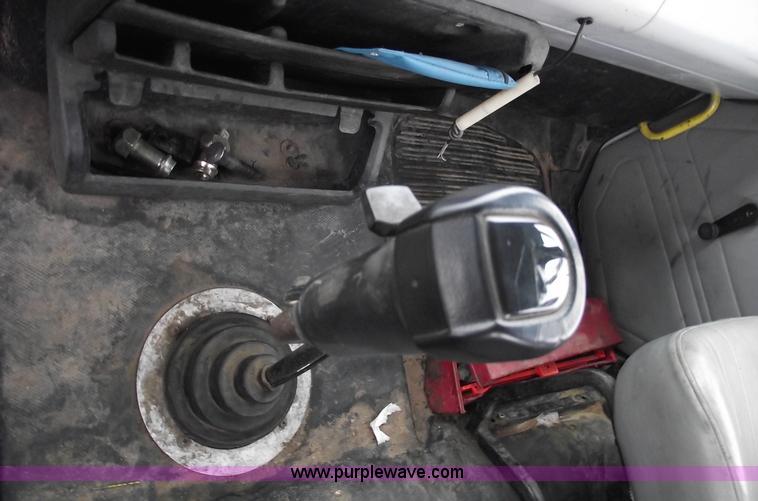 image for item C5798 1998 Freightliner FL112 semi truck