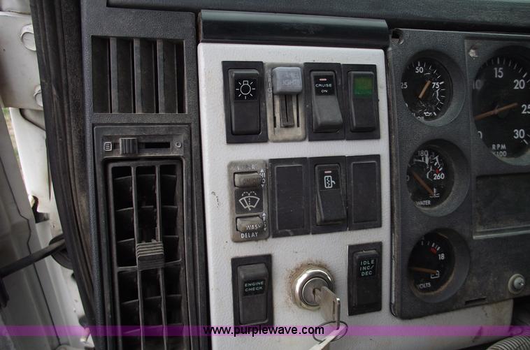 image for item C5798 1998 Freightliner FL112 semi truck