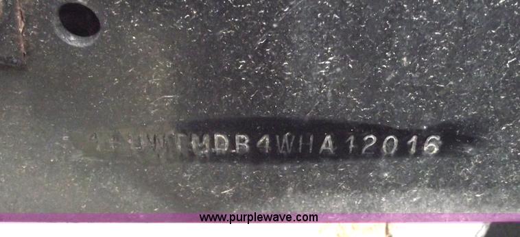 image for item C5798 1998 Freightliner FL112 semi truck