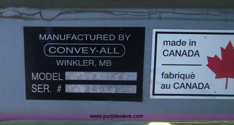 image for item A1669 2003 Convey All BTS300 bulk seed tender