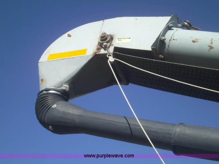 image for item A1669 2003 Convey All BTS300 bulk seed tender