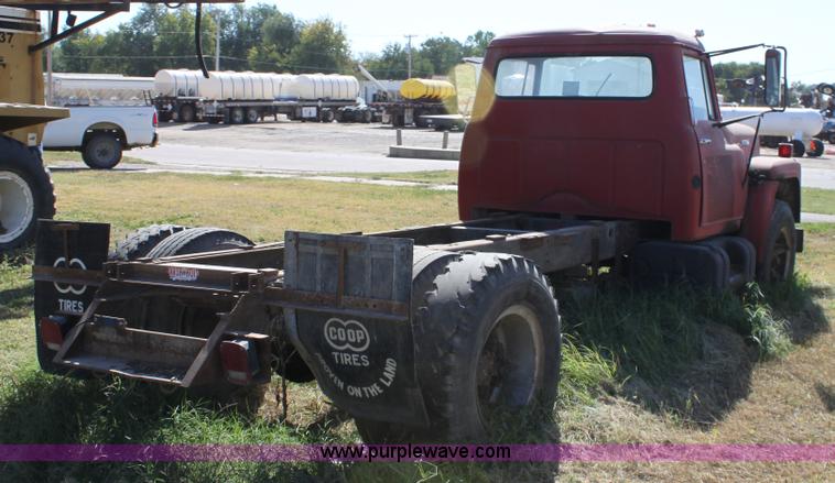 image for item A2930 1972 International Loadstar 1600 truck cab and chassis
