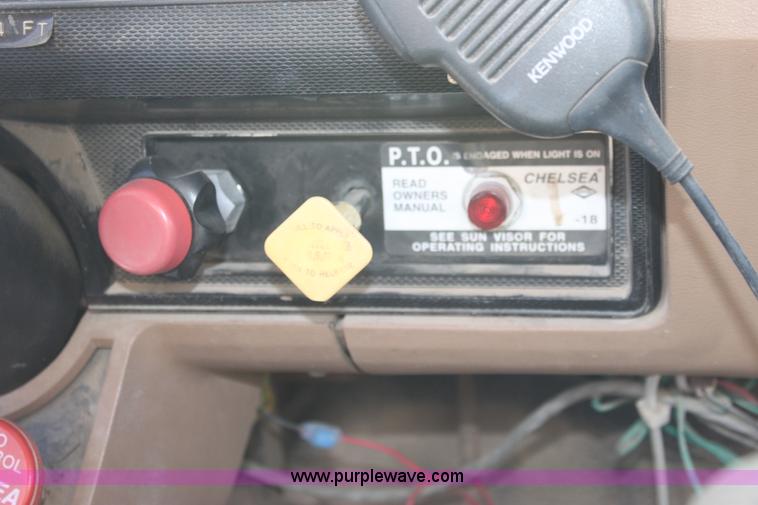 image for item A2936 1987 Ford F700 tender truck