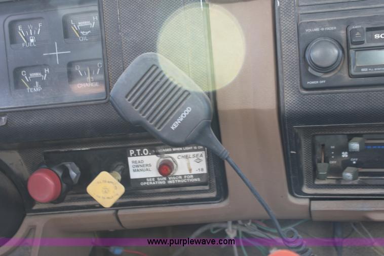 image for item A2936 1987 Ford F700 tender truck