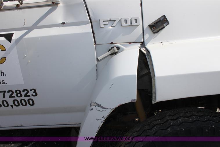 image for item A2936 1987 Ford F700 tender truck