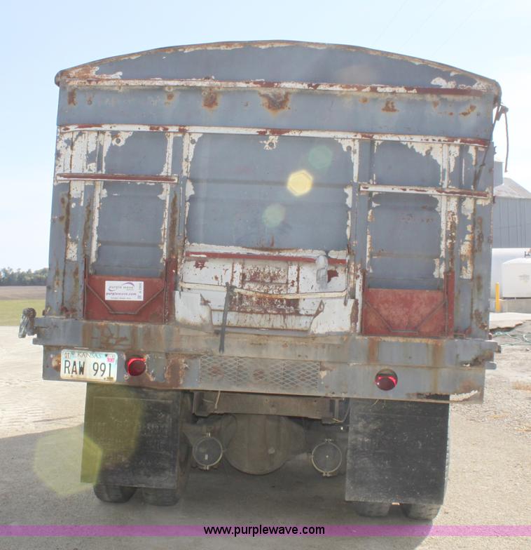 image for item A2968 1974 GMC 6500 grain truck