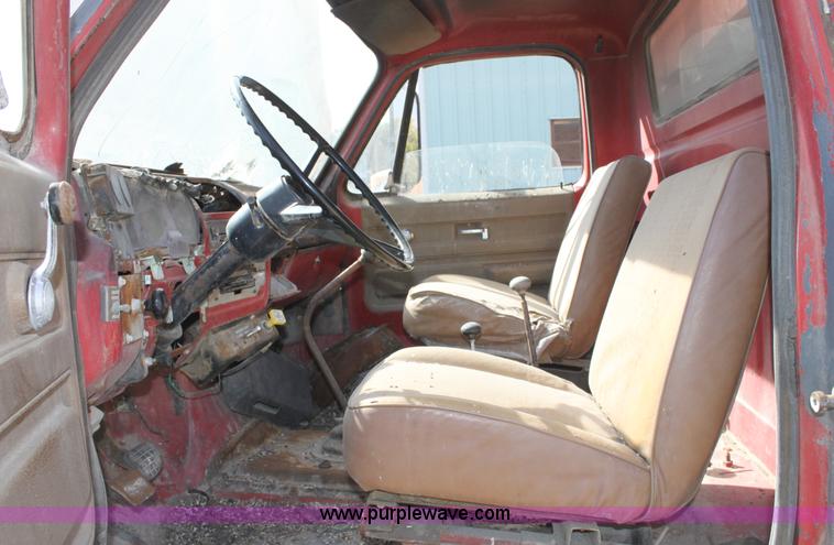 image for item A2968 1974 GMC 6500 grain truck