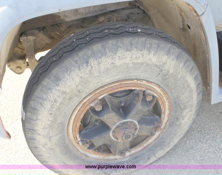 image for item A2968 1974 GMC 6500 grain truck