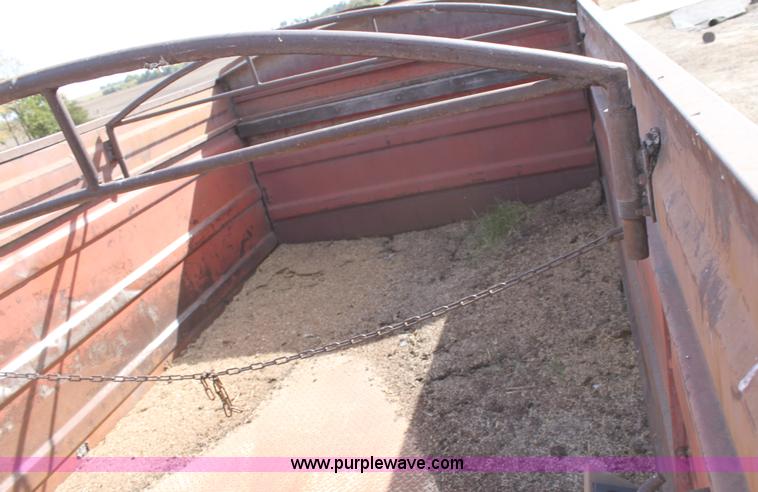 image for item A2968 1974 GMC 6500 grain truck