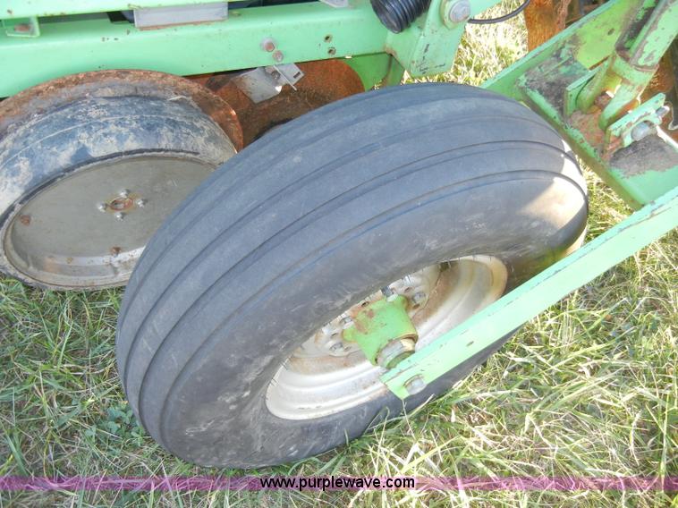 image for item A3340 Deutz Allis 385 Air Quadra no-till planter