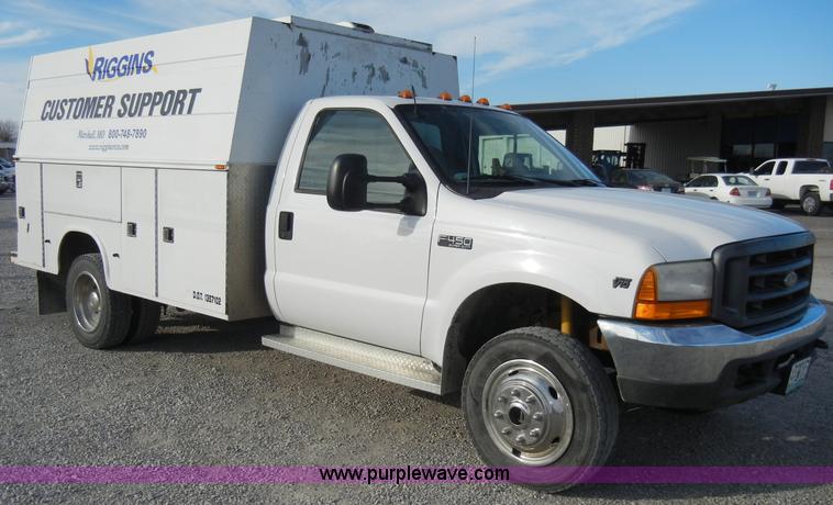 image for item A3342 2001 Ford F450 Super Duty pickup truck