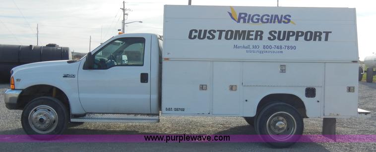 image for item A3342 2001 Ford F450 Super Duty pickup truck