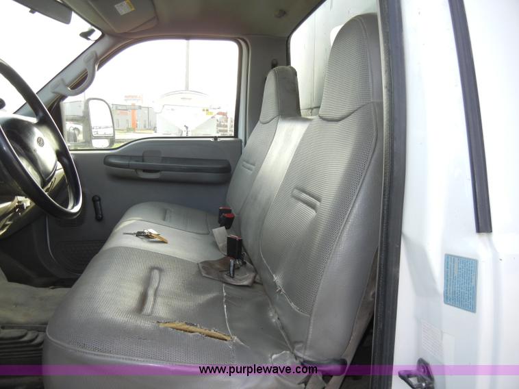 image for item A3342 2001 Ford F450 Super Duty pickup truck