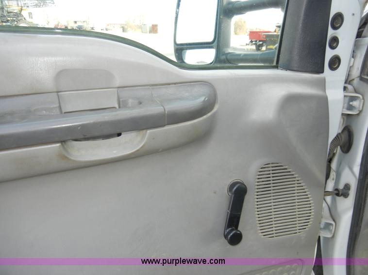 image for item A3342 2001 Ford F450 Super Duty pickup truck