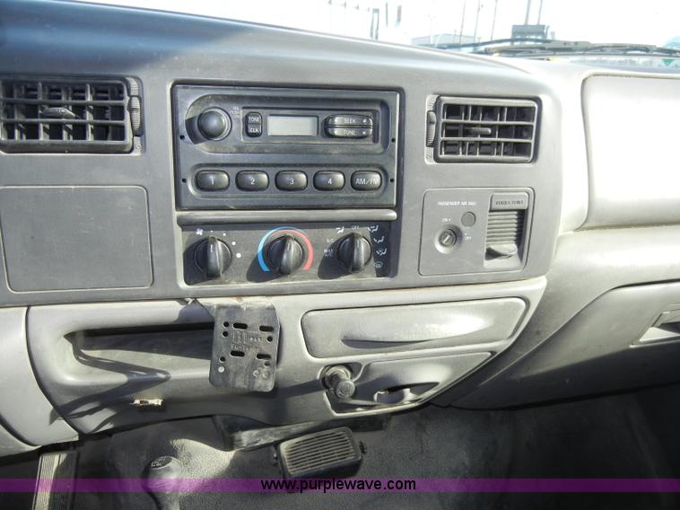 image for item A3342 2001 Ford F450 Super Duty pickup truck