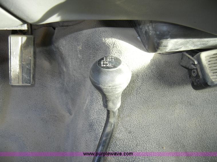 image for item A3342 2001 Ford F450 Super Duty pickup truck