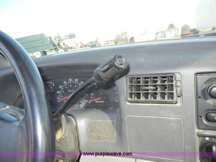 image for item A3342 2001 Ford F450 Super Duty pickup truck