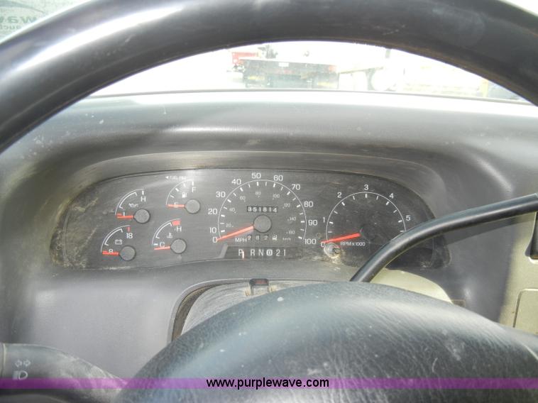 image for item A3342 2001 Ford F450 Super Duty pickup truck