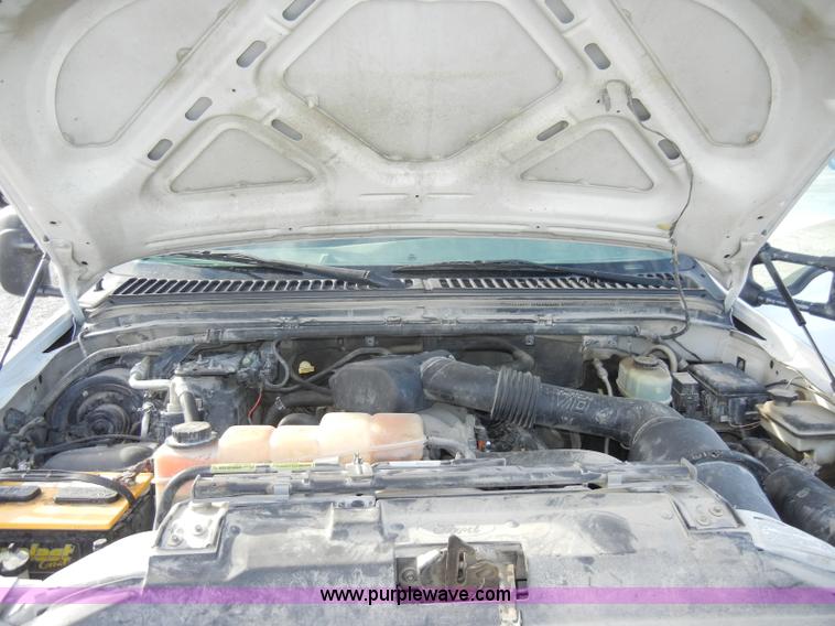 image for item A3342 2001 Ford F450 Super Duty pickup truck