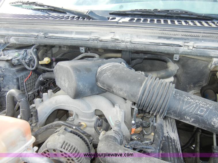 image for item A3342 2001 Ford F450 Super Duty pickup truck