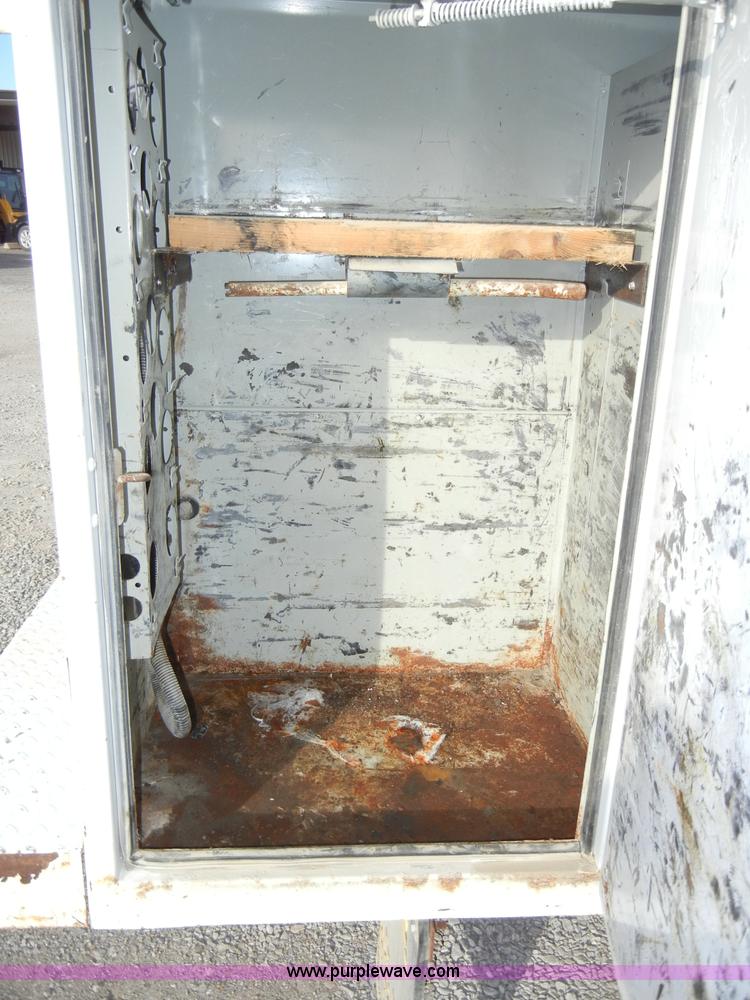 image for item A3342 2001 Ford F450 Super Duty pickup truck