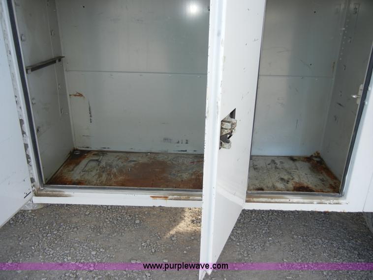 image for item A3342 2001 Ford F450 Super Duty pickup truck