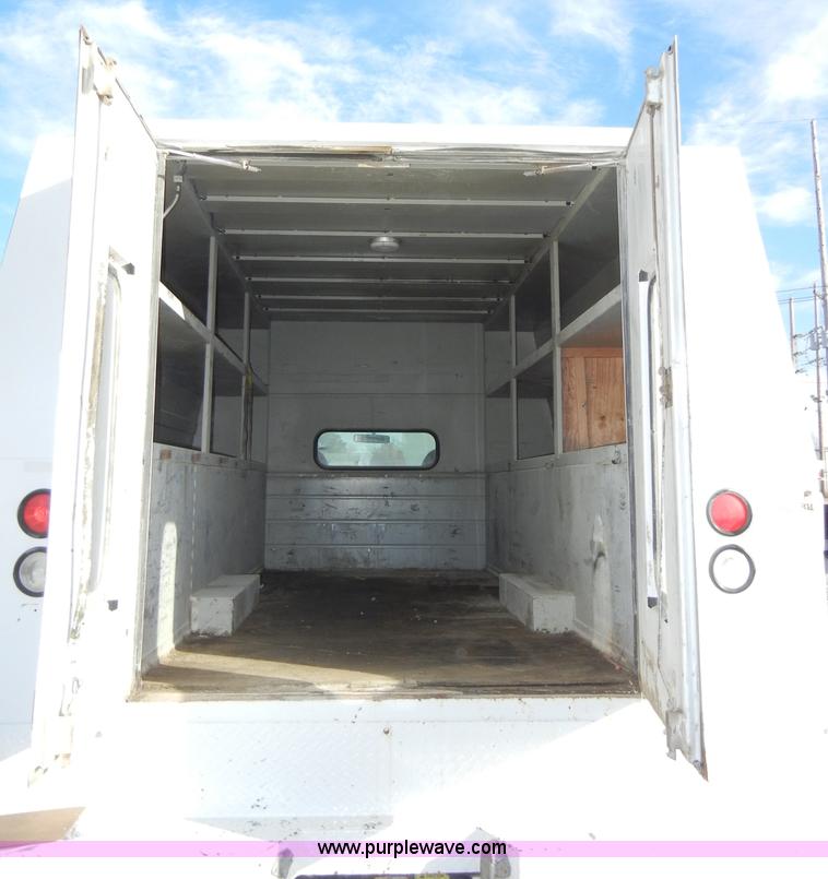 image for item A3342 2001 Ford F450 Super Duty pickup truck