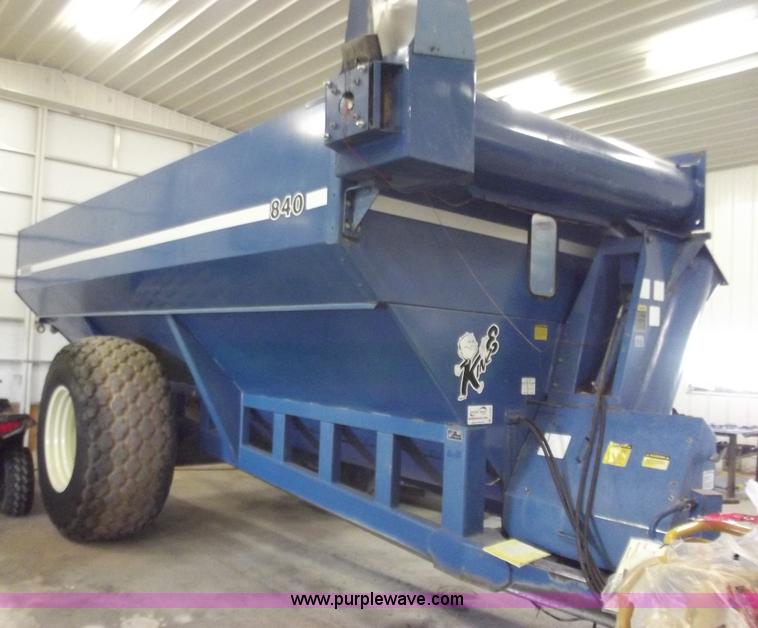 image for item A5355 Kinze 840 grain cart