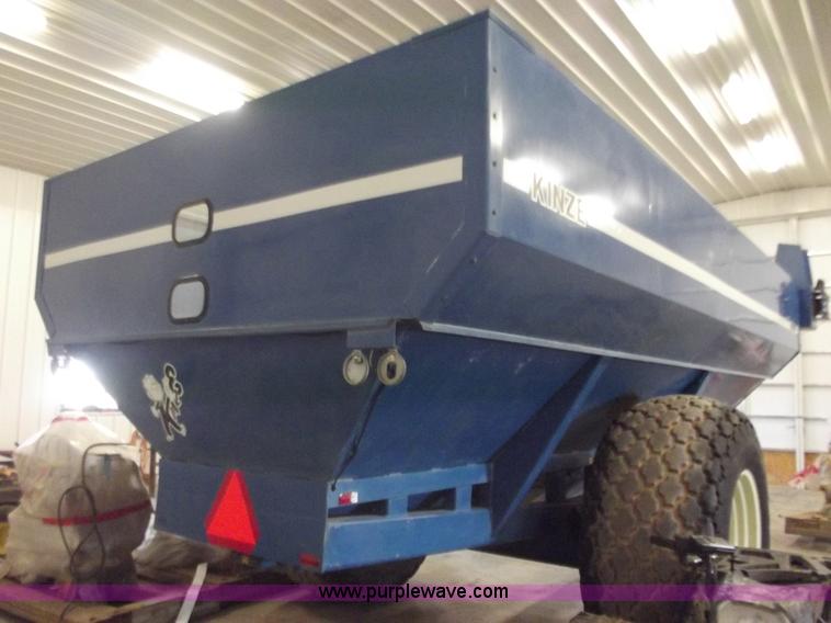 image for item A5355 Kinze 840 grain cart