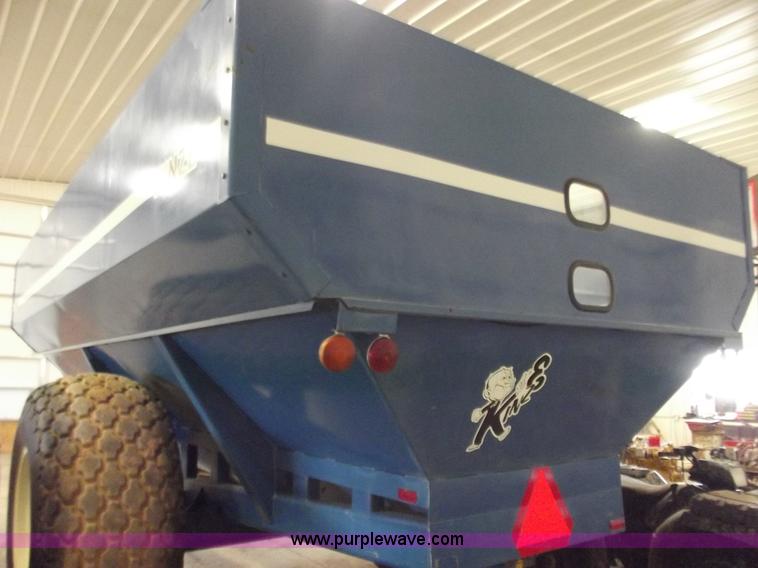 image for item A5355 Kinze 840 grain cart