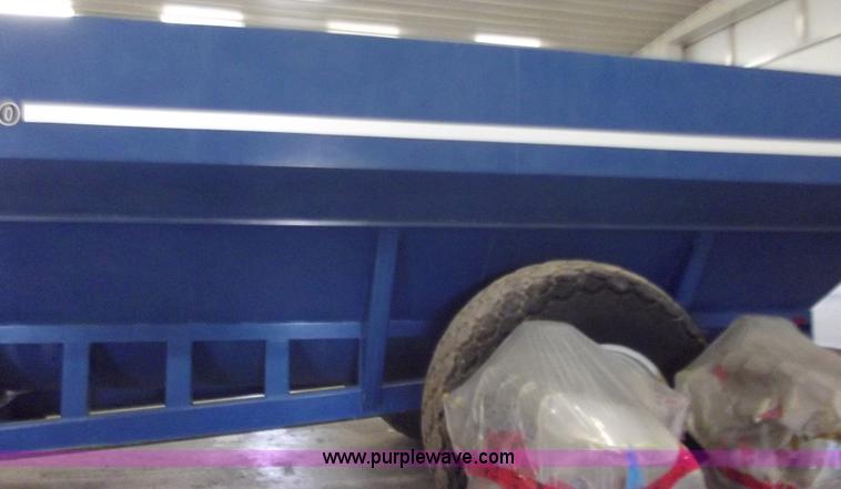 image for item A5355 Kinze 840 grain cart