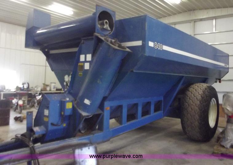 image for item A5355 Kinze 840 grain cart