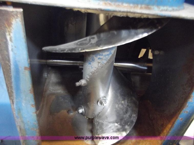 image for item A5355 Kinze 840 grain cart