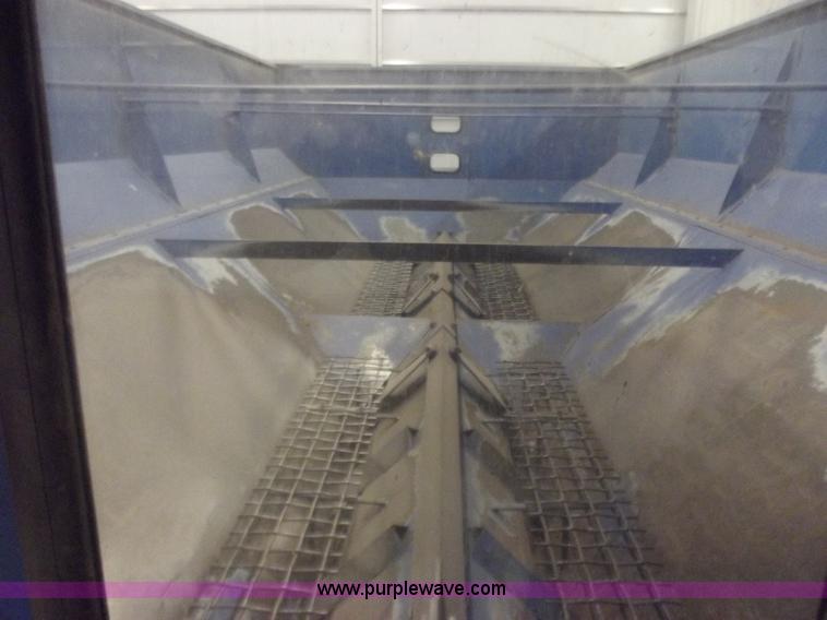 image for item A5355 Kinze 840 grain cart