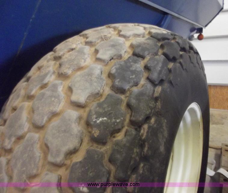 image for item A5355 Kinze 840 grain cart