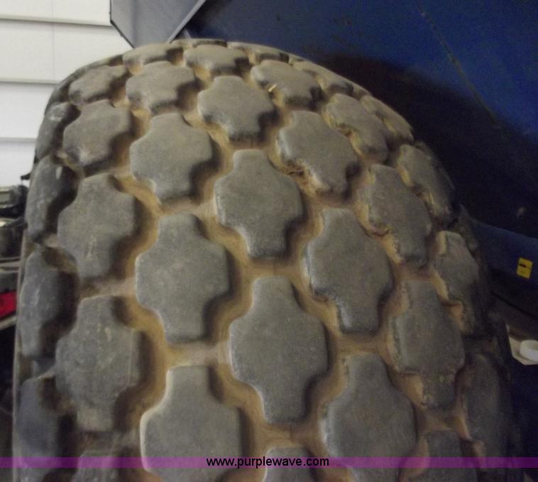 image for item A5355 Kinze 840 grain cart